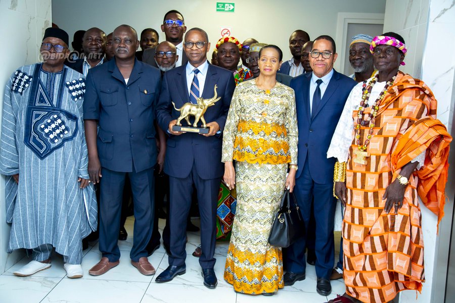 Le ministre Adama Kamara honoré du Prix Pascal Ortiz et Compagnons : OUATTARA CLÉMENT récompense l'excellence en santé publique