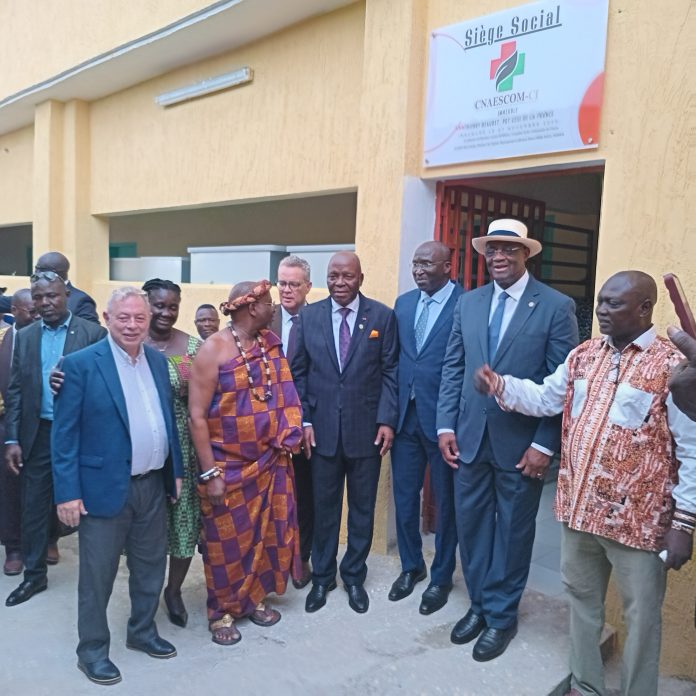 OUATTARA CLÉMENT : Pionnier de la transformation du système de santé communautaire en Côte d'Ivoire